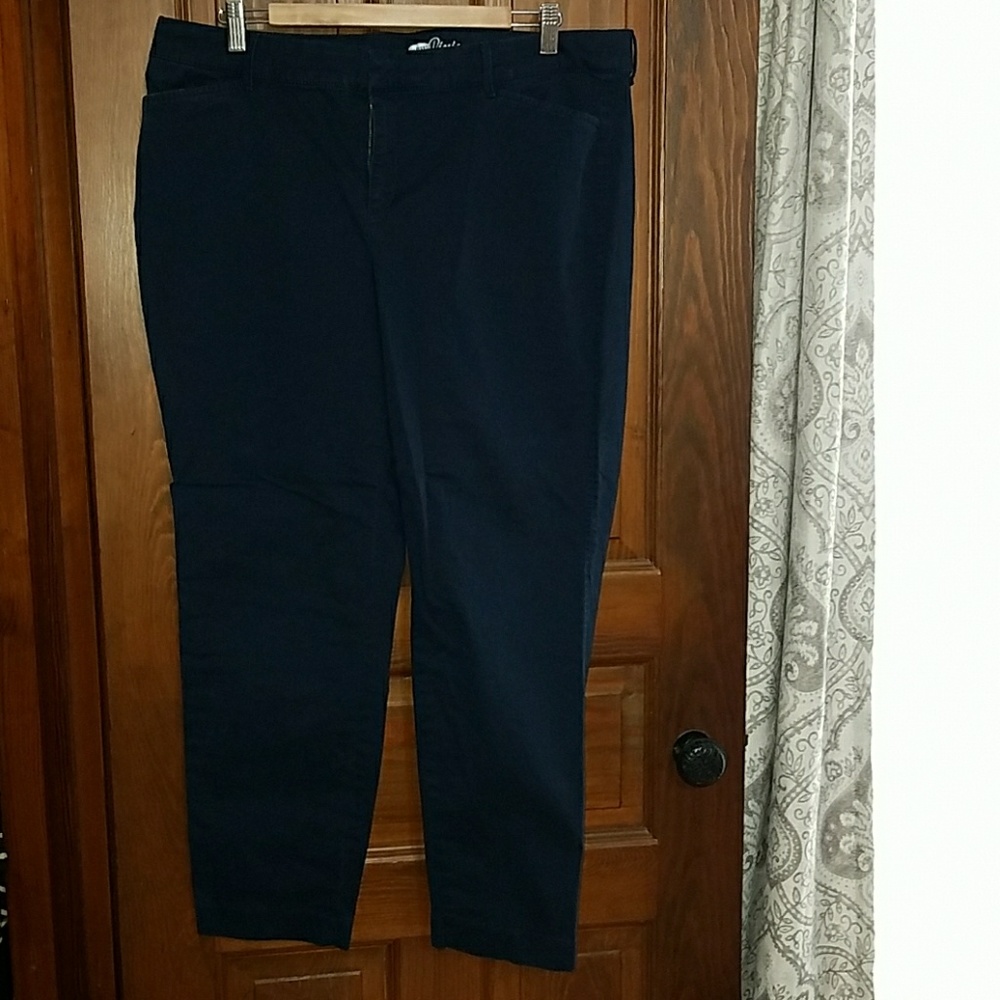 Old navy straight leg (Pixie) navy pants